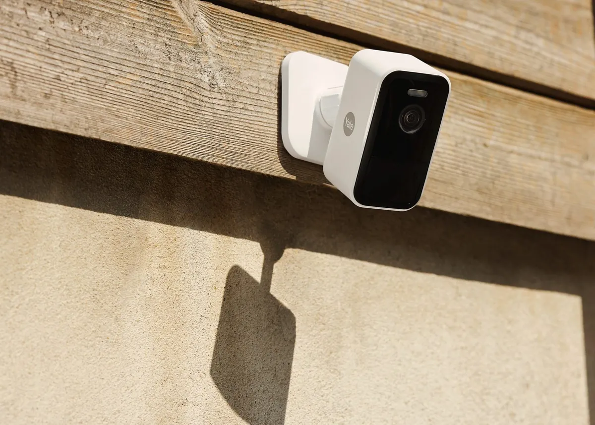 Yale Smart Outdoor Wi-Fi Camera photo 2