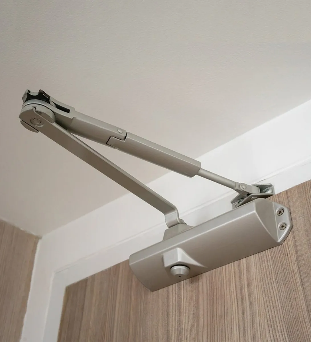Yale YDC-2022 HO Door Closer with Hold Open Arm photo 2